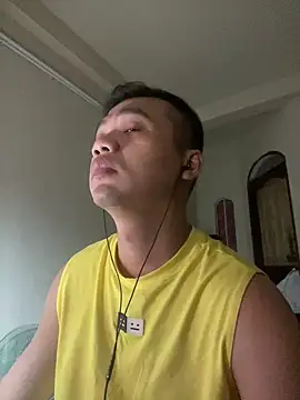 Snapshot of Gockhuatsg chatting on June 2026 06:18:02 PM Gockhuatsg online show from June 2026 06:18:02 PM