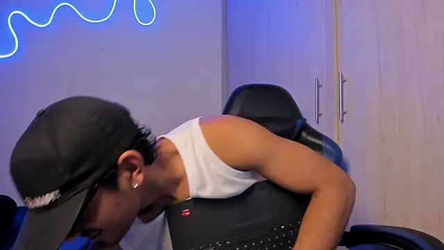 jossi12345j online show from April 2026 01:14:01 AM