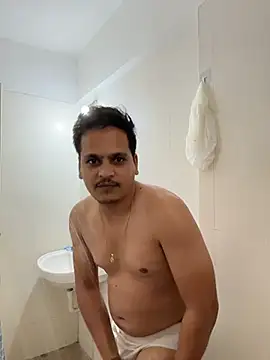 Snapshot of the_guy_u_desire chatting on March 2026 10:43:02 AM the guy u desire online show from March 2026 10:43:02 AM