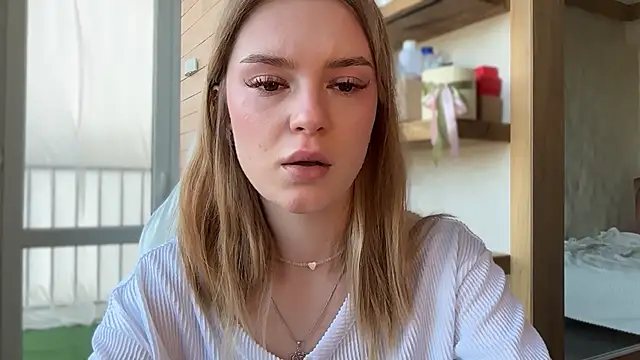 cyberl0ve  online show from April 2026 02:14:02 PM