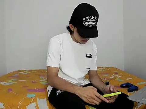 monky 0002 online show from May 2026 08:36:02 PM