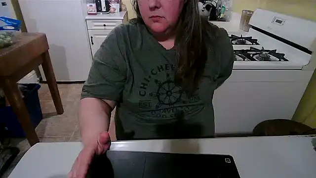 Snapshot of smalltowntrouble chatting on April 2026 02:58:01 AM smalltowntrouble online show from April 2026 02:58:01 AM