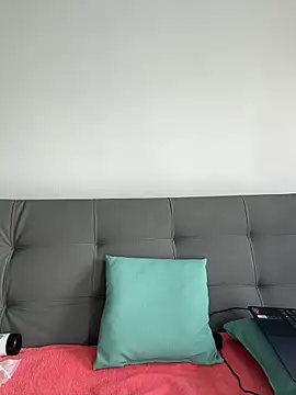 Bella Smithe online show from April 2026 01:24:02 PM