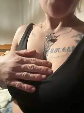 Snapshot of Bblonds1 chatting on March 2026 05:41:01 AM Bblonds1 online show from March 2026 05:41:01 AM