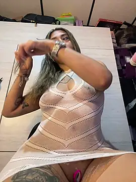 stefanyqueen69 online show from April 2026 01:49:01 PM