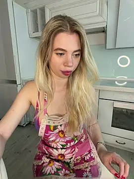 BellaSuns online show from May 2026 11:21:02 PM