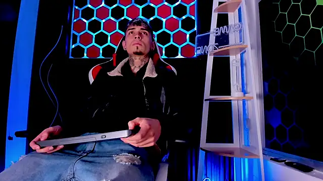 Max Hader  online show from March 2026 02:56:01 AM