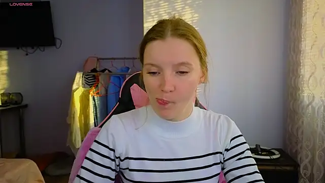 Mary Blu online show from April 2026 04:10:02 AM