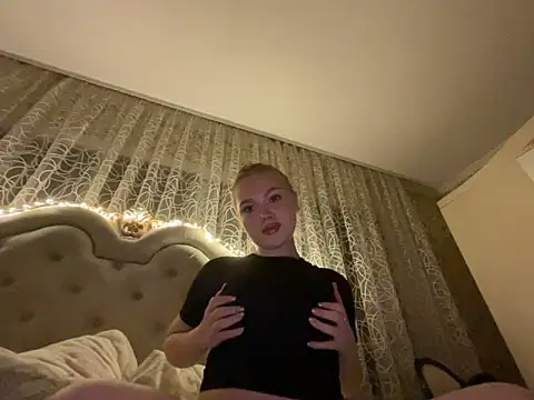 Maria Smitt online show from March 2026 05:08:02 PM