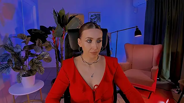 Snapshot of MonicaRiley chatting on June 2026 03:25:01 PM MonicaRiley online show from June 2026 03:25:01 PM