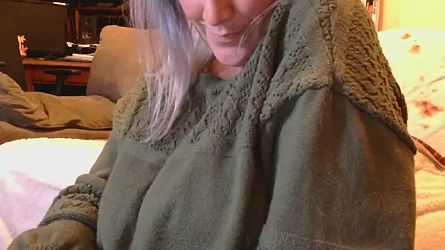 Snapshot of MistyMountains96 chatting on March 2026 04:07:01 AM MistyMountains96 online show from March 2026 04:07:01 AM