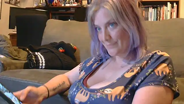 Snapshot of MistyMountains96 chatting on May 2026 02:30:01 AM MistyMountains96 online show from May 2026 02:30:01 AM