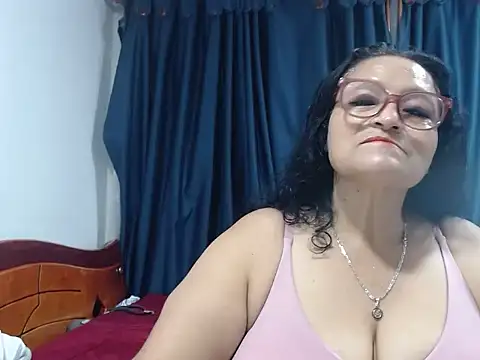 Snapshot of _BellaNocturna chatting on July 2026 03:25:02 AM BellaNocturna online show from July 2026 03:25:02 AM