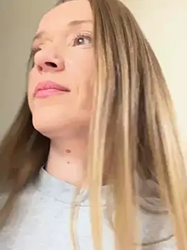 MONICANIX online show from April 2026 12:29:02 PM