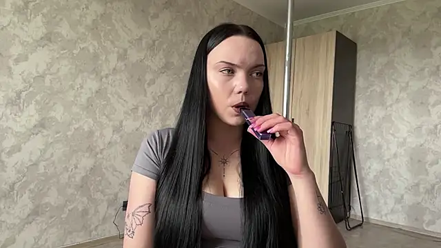 AlisNoire online show from May 2026 12:10:01 PM