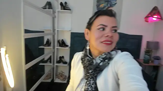 KiaraXMilf online show from March 2026 11:37:02 AM