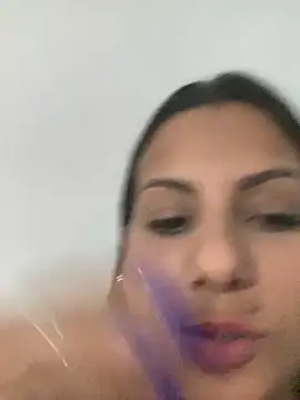 kifanyy online show from April 2026 11:07:02 PM