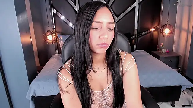 Esmeralda  18 online show from March 2026 07:39:01 PM