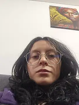 Naomimolie online show from April 2026 11:21:01 AM