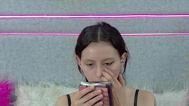 Naomimolie online show from July 2026 12:41:01 PM