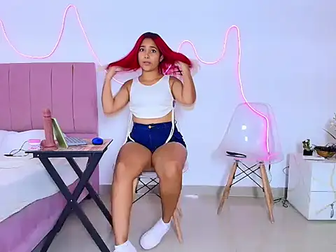 Peliroja lustrum online show from April 2026 07:50:02 PM