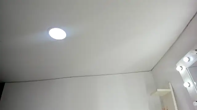 KoralCruz  online show from April 2026 01:38:02 PM