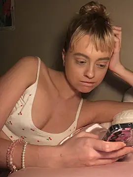 Snapshot of MadeYaLookx chatting on March 2026 04:57:01 PM MadeYaLookx online show from March 2026 04:57:01 PM