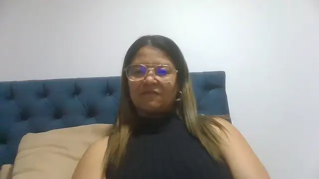 Jiwon Han online show from April 2026 11:10:01 PM