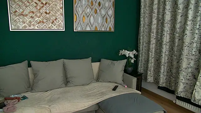 SkinnyNatty online show from April 2026 03:47:01 AM