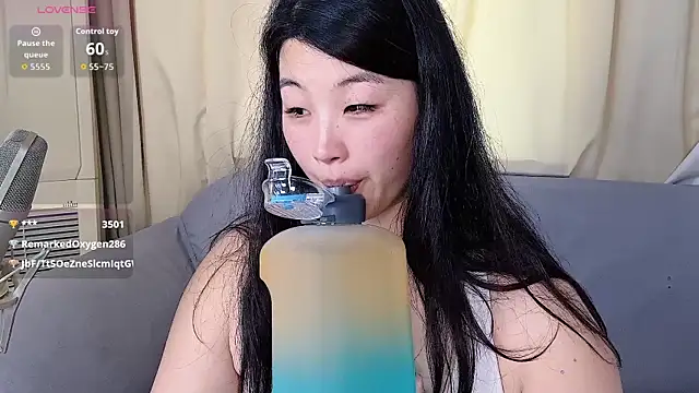 Tavie1744 online show from June 2026 07:03:01 AM