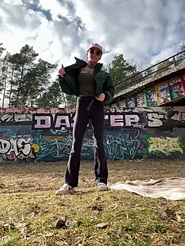 SkinnyLilly online show from March 2026 02:01:01 PM