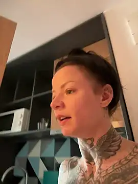 SkinnyLilly online show from June 2026 04:35:02 AM