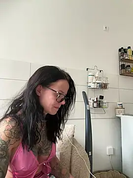 SkinnyLilly online show from July 2026 04:57:01 PM