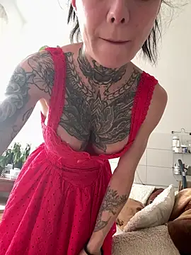 SkinnyLilly online show from July 2026 12:34:01 PM