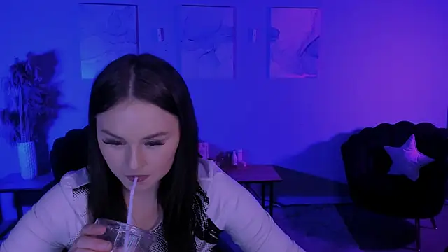 miss courtney  online show from April 2026 01:52:02 PM