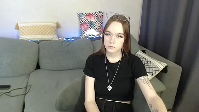 SunyLily online show from April 2026 06:41:01 AM