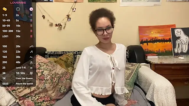 Selena blom online show from April 2026 01:05:02 PM