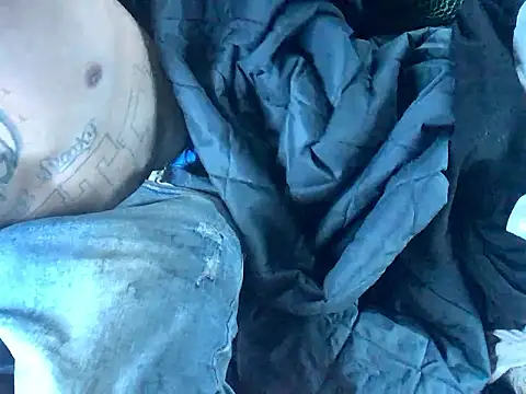 Snapshot of Donkie909 chatting on April 2026 08:02:01 PM Donkie909 online show from April 2026 08:02:01 PM