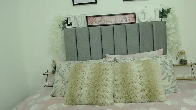 OliviaValentti online show from March 2026 02:22:02 AM