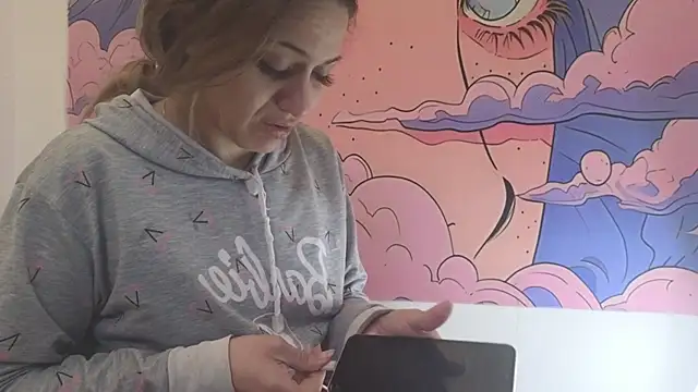 Caroline hernandes online show from June 2026 01:26:02 PM