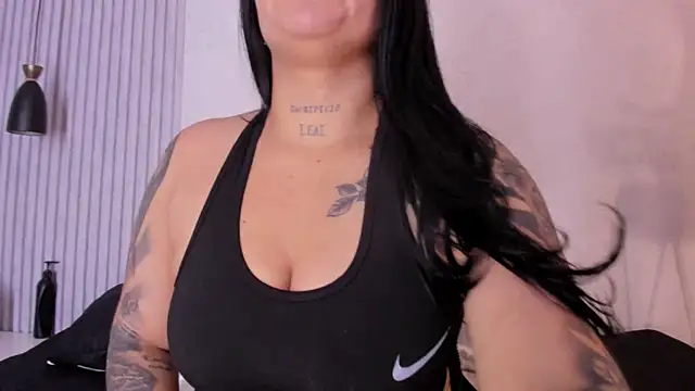 ManuelaMontes  online show from April 2026 11:33:02 AM