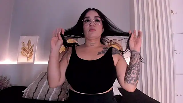 Snapshot of ManuelaMontes_ chatting on June 2026 12:25:01 PM ManuelaMontes online show from June 2026 12:25:01 PM