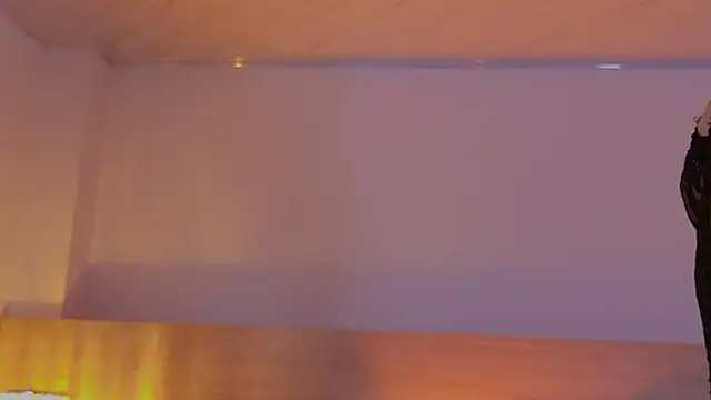 DaphneWayne online show from July 2026 06:18:01 PM