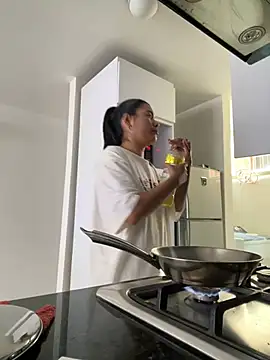 Sweetroseof online show from April 2026 03:39:02 PM