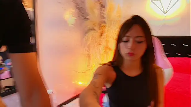 Ariatna Andy online show from March 2026 04:47:01 PM