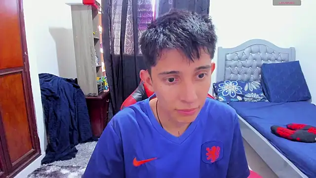 Snapshot of gomitaboy1 chatting on May 2026 07:32:02 PM gomitaboy1 online show from May 2026 07:32:02 PM