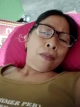 Snapshot of Sky-rain98 chatting on May 2026 01:47:02 AM Sky-rain98 online show from May 2026 01:47:02 AM