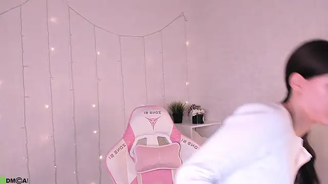 LunaRossaa online show from April 2026 12:02:02 AM