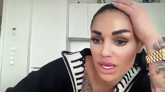 AMBER HARD online show from March 2026 04:56:01 PM