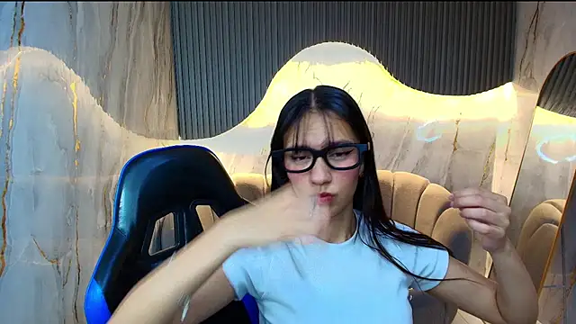 candy sky r online show from April 2026 03:09:02 AM